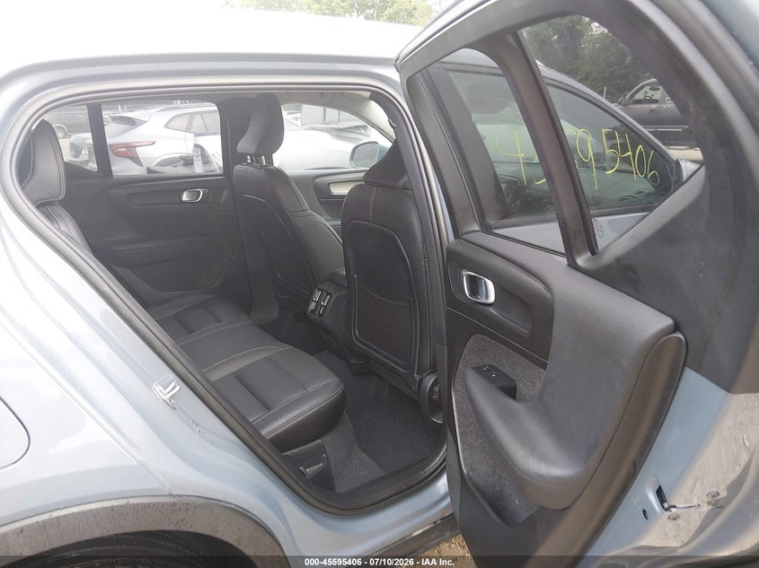 2023 Volvo Xc40 B5 Core VIN: YV4L12UV5P2096554 Lot: 45595406