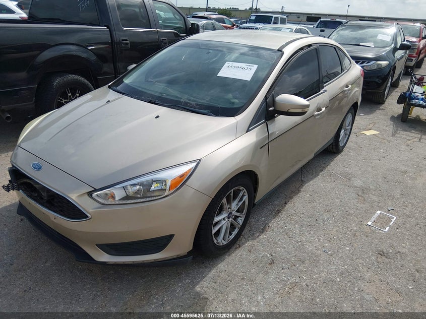 2017 Ford Focus Se 1FADP3F27HL229721 photo 1