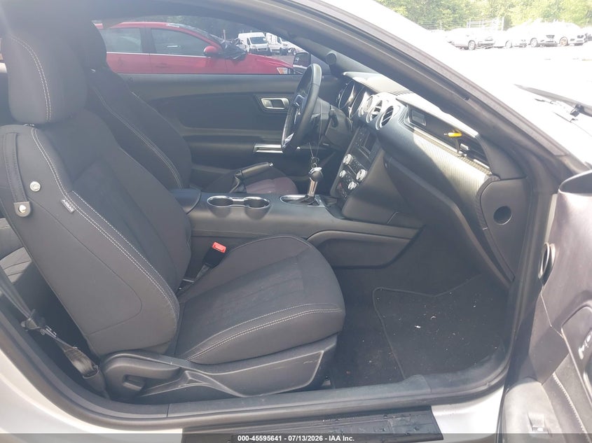 2019 FORD MUSTANG auction photo 5
