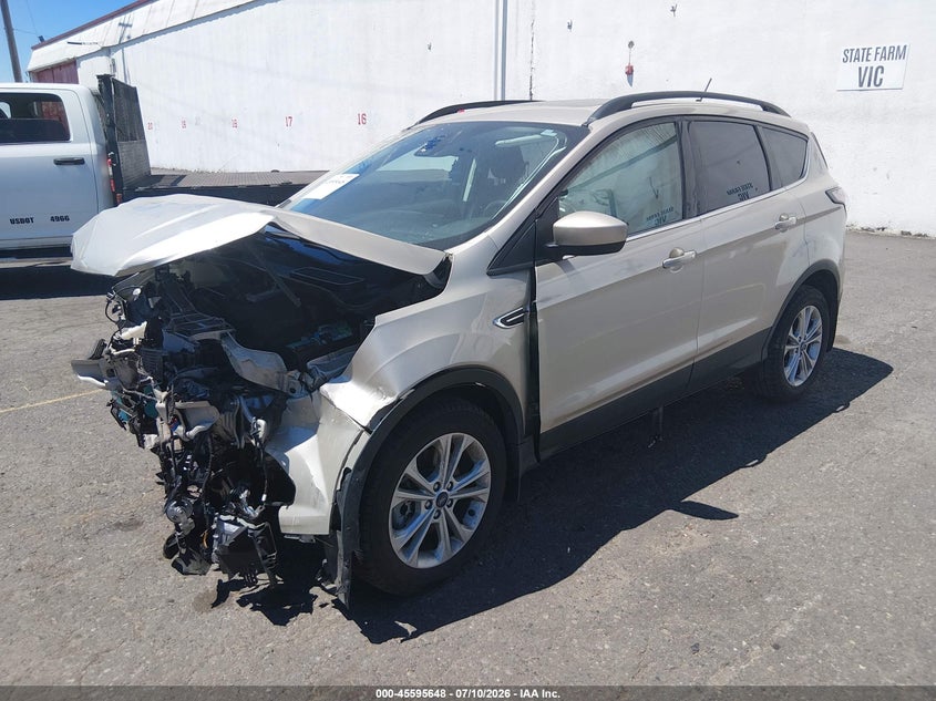 VIN 1FMCU9HD6JUB14815 2018 FORD ESCAPE SEL