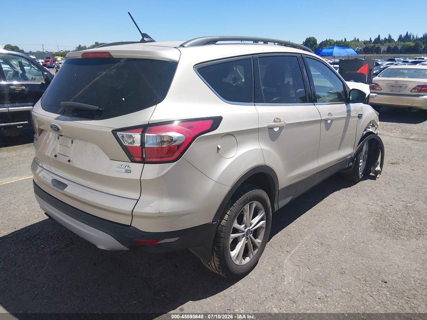 VIN 1FMCU9HD6JUB14815 2018 FORD ESCAPE SEL