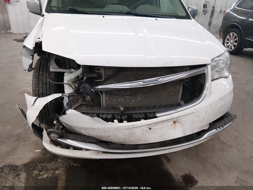 2015 Chrysler Town & Country Touring-L VIN: 2C4RC1CG3FR547338 Lot: 45595691