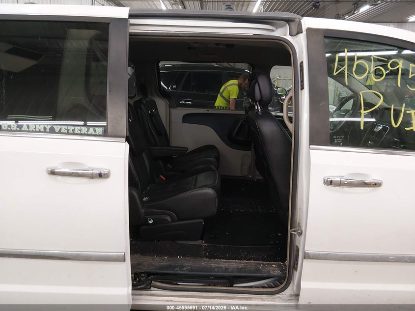 2015 Chrysler Town & Country Touring-L VIN: 2C4RC1CG3FR547338 Lot: 45595691
