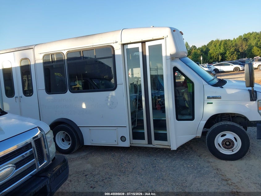 2016 Ford E-350 Cutaway VIN: 1FDEE3FL3GDC27076 Lot: 45595839