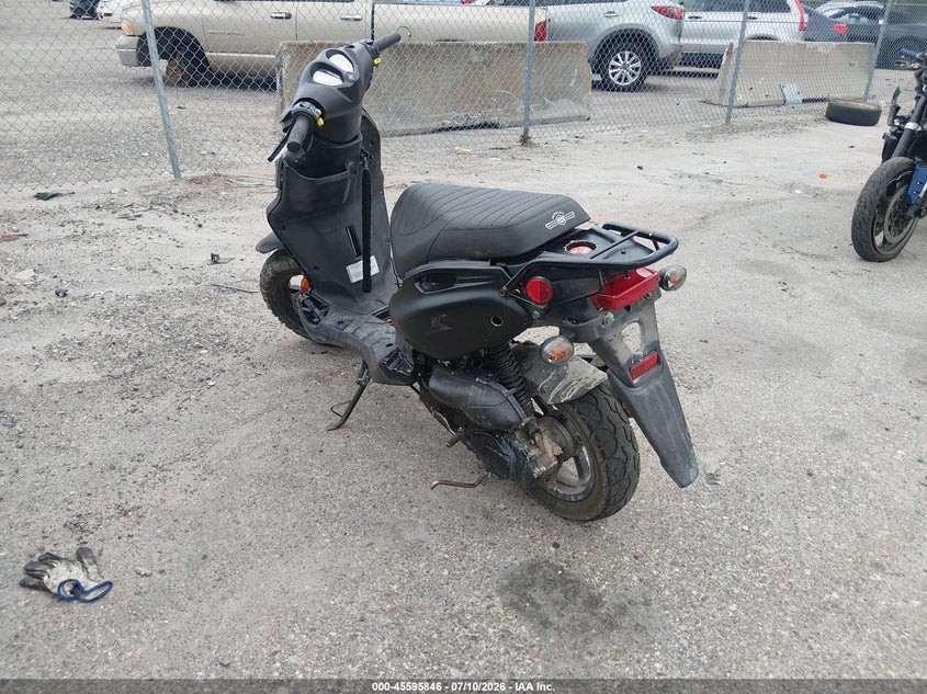 2022 GENUINE SCOOTER CO. ROUGHHOUSE auction photo 3