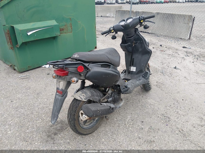 2022 GENUINE SCOOTER CO. ROUGHHOUSE auction photo 4