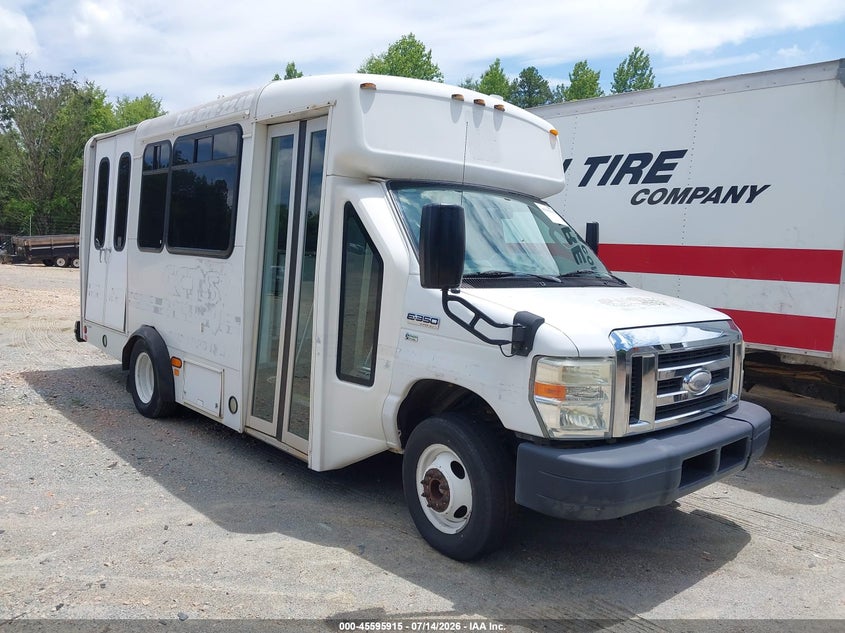 2015 Ford E-350 Cutaway