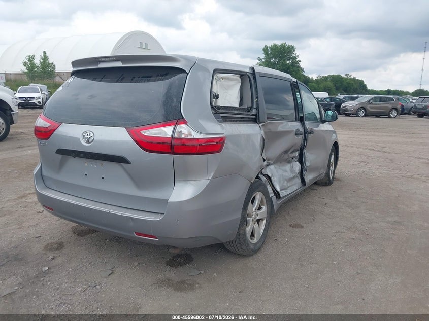 TOYOTA SIENNA - zdjęcie 4