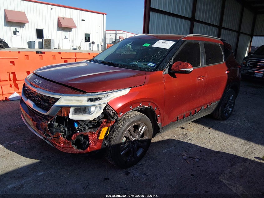 2022 Kia Seltos, Exterior Burn, IAAI, VIN KNDEU2AA1N7342892 — photo 2