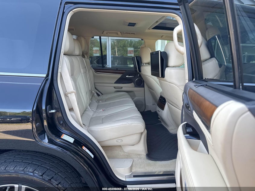 2017 LEXUS LX 570 auction photo 8