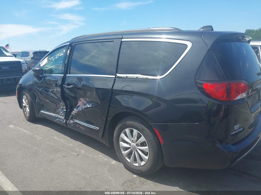 2017 Chrysler Pacifica Touring-L VIN: 2C4RC1BG1HR583355 Lot: 45596185