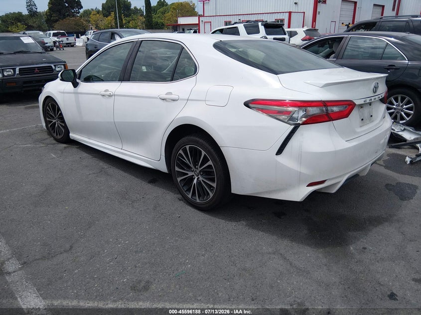 2018 TOYOTA CAMRY auction photo 3