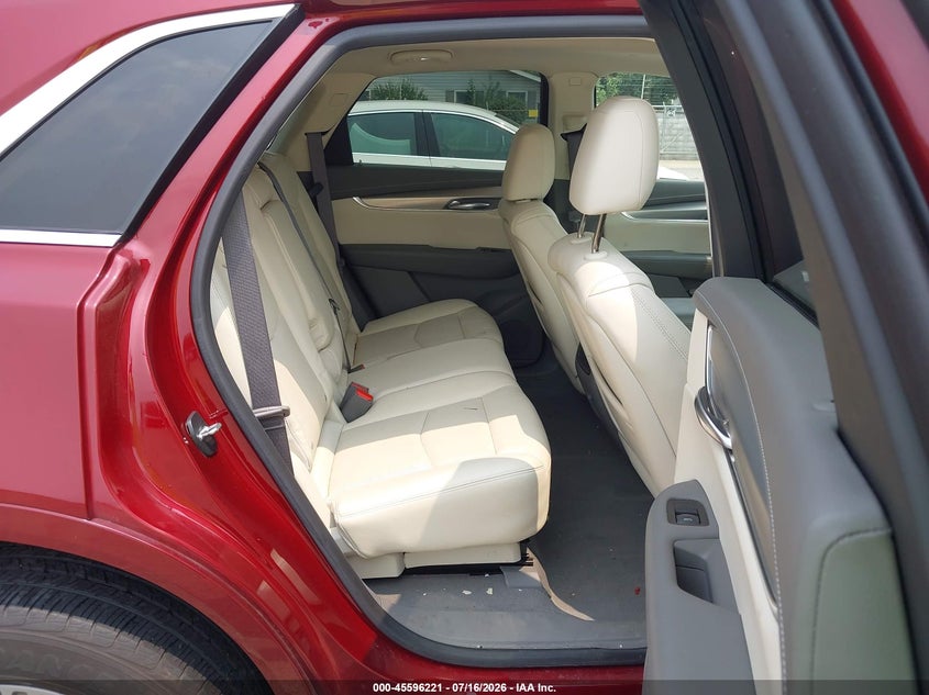 2017 CADILLAC XT5 auction photo 8