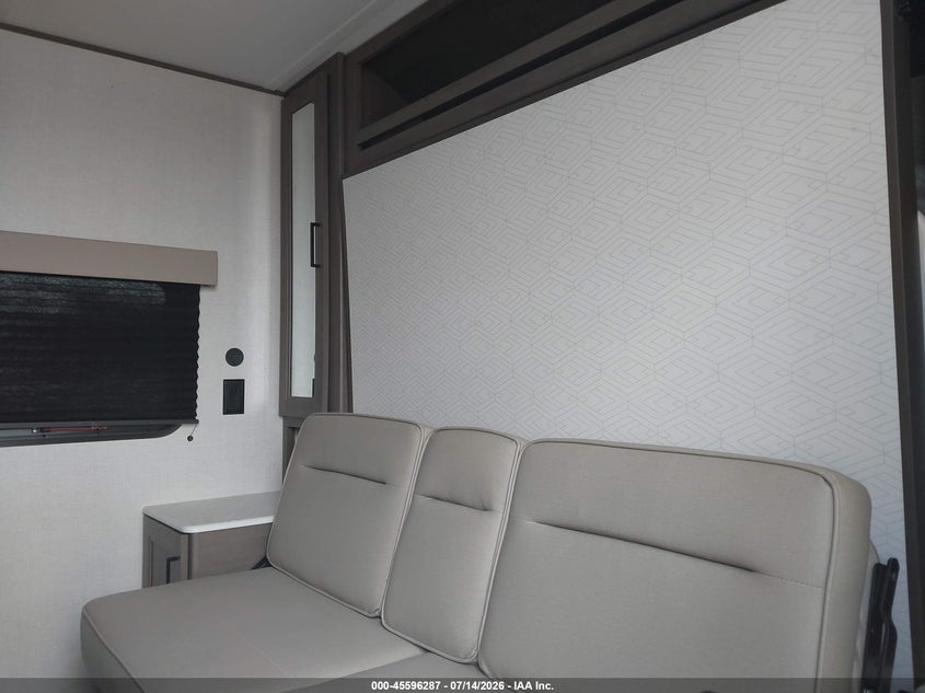2025 GRAND DESIGN TRANSCEND auction photo 7