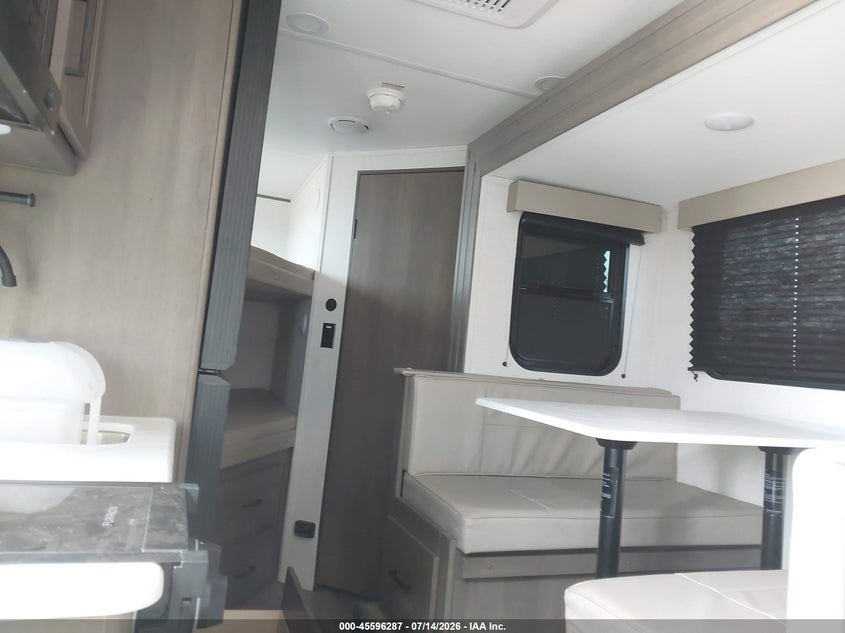 2025 GRAND DESIGN TRANSCEND auction photo 8