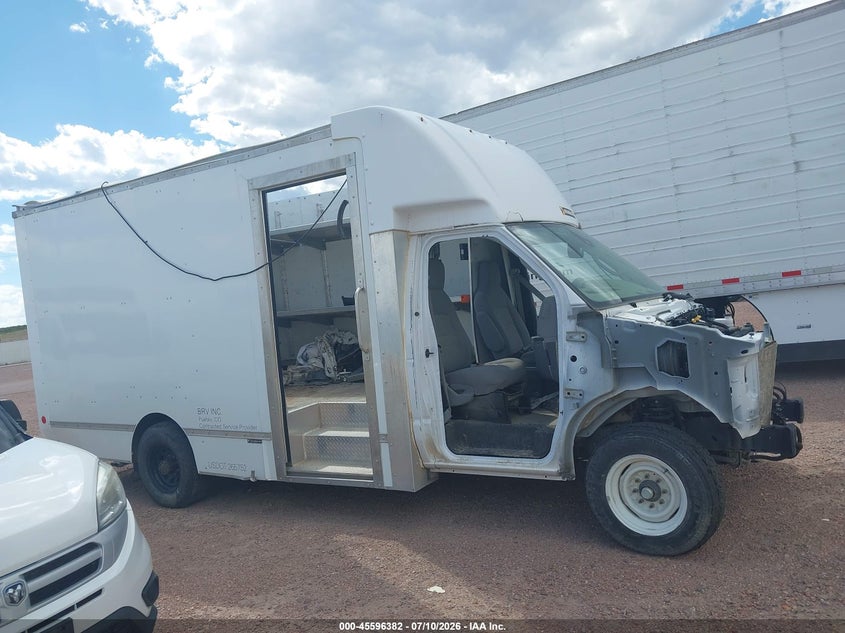 2022 Ford E-350 Cutaway VIN: 1FDWE3FN0NDC19827 Lot: 45596382