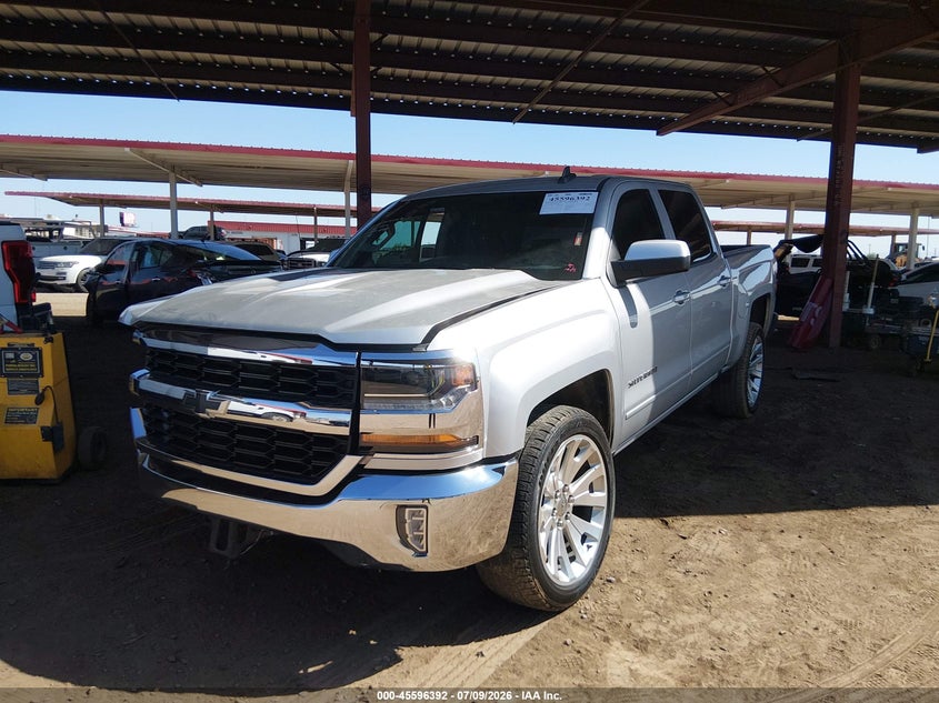 2018 Chevrolet Silverado, Right Front, IAAI, VIN 3GCPCREC9JG281161 — photo 2