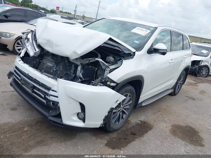 2017 Toyota Highlander, Front End, IAAI, VIN 5TDKZRFH1HS513136 — photo 2
