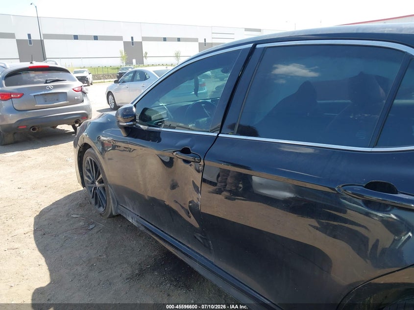 TOYOTA CAMRY - zdjęcie 6