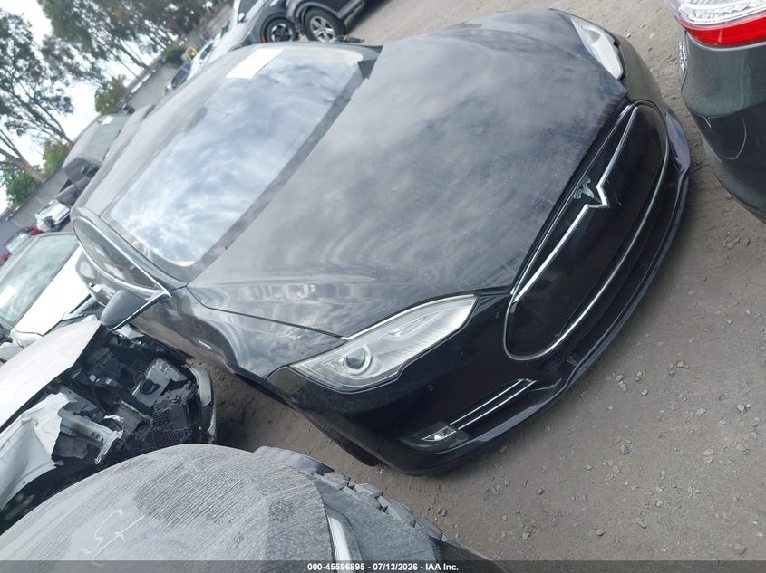 2014 TESLA MODEL S P85