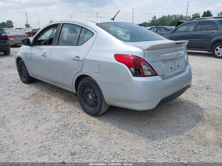 2017 NISSAN VERSA auction photo 3