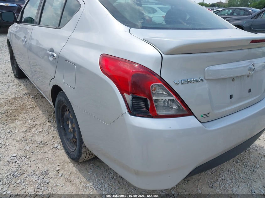 2017 NISSAN VERSA auction photo 6