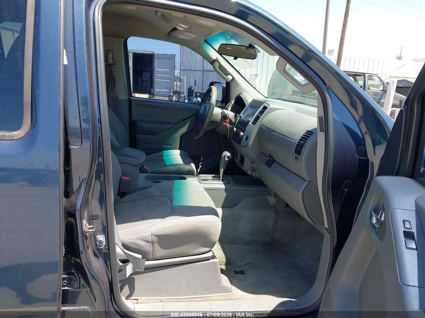 2015 NISSAN FRONTIER auction photo 5