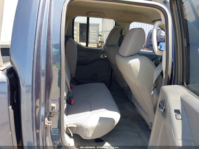 2015 NISSAN FRONTIER auction photo 8