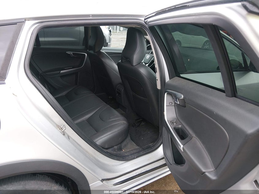 2017 VOLVO V60 CROSS COUNTRY auction photo 8