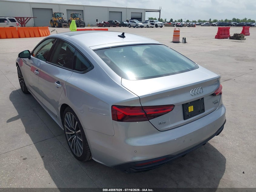 Vin: waucbcf54na029222, lot: 46095407, audi a5 sportback premium plus 40 tfsi quattro s tronic 20223