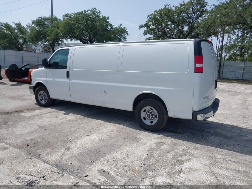 2016 GMC SAVANA 2500 auction photo 3