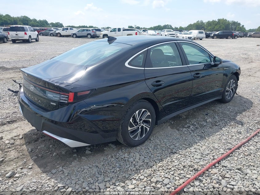 2026 HYUNDAI SONATA HYBRID BLUE — Photo 4