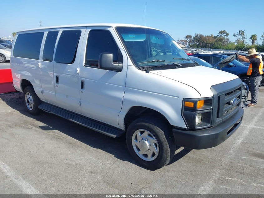 2008 FORD E-350 SUPER DUTY — zdjęcie z aukcji
