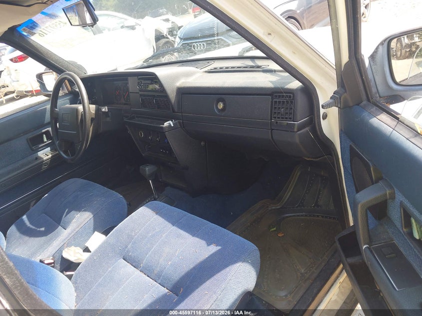1991 VOLVO 240 auction photo 5