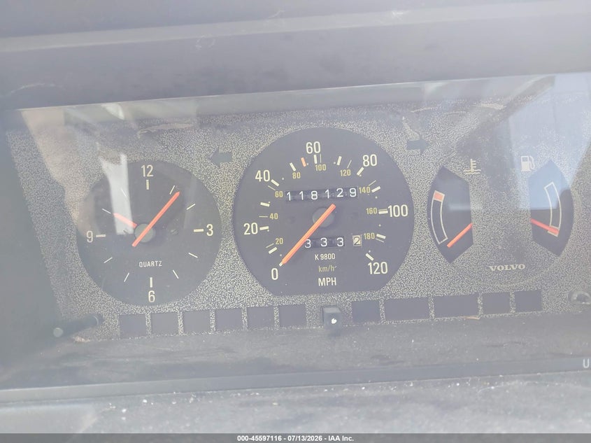 1991 VOLVO 240 auction photo 7