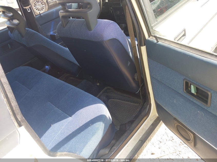 1991 VOLVO 240 auction photo 8