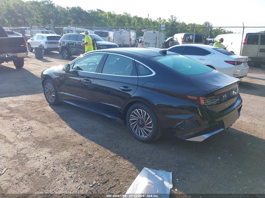 2026 HYUNDAI SONATA HYBRID auction photo 3
