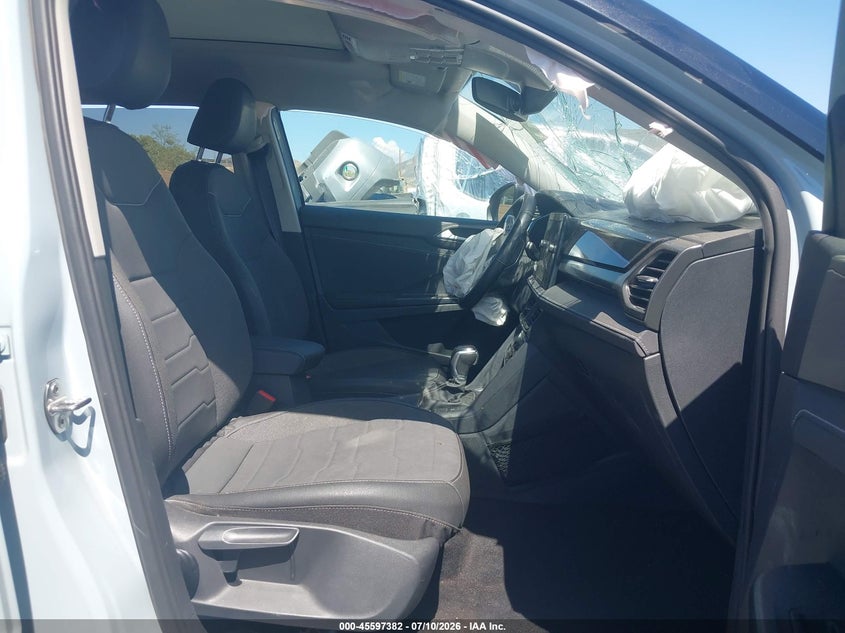 2025 VOLKSWAGEN TAOS auction photo 5
