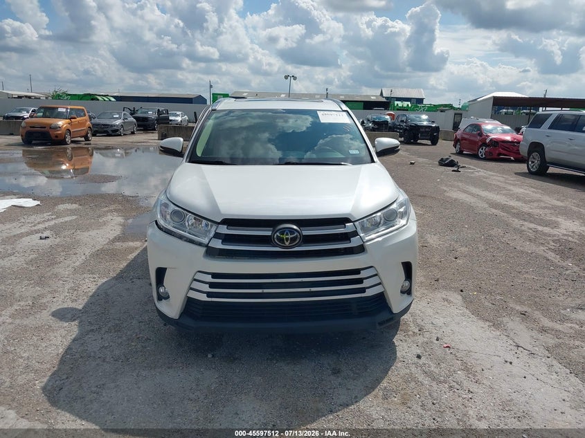 TOYOTA HIGHLANDER - zdjęcie 12
