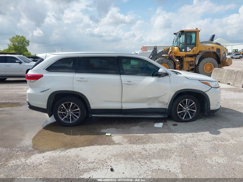 TOYOTA HIGHLANDER - zdjęcie 13
