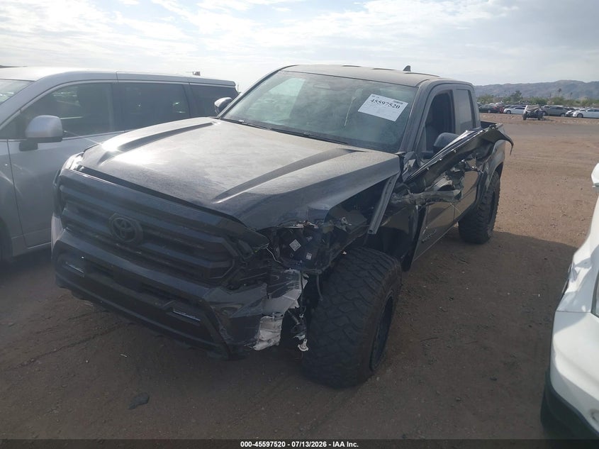 2025 Toyota Tacoma, Неизвестно, IAAI, VIN 3TMLB5JN8SM092795 — фото 2