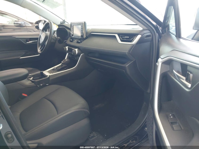 AtlanticExpress - Toyota RAV4 Hybrid