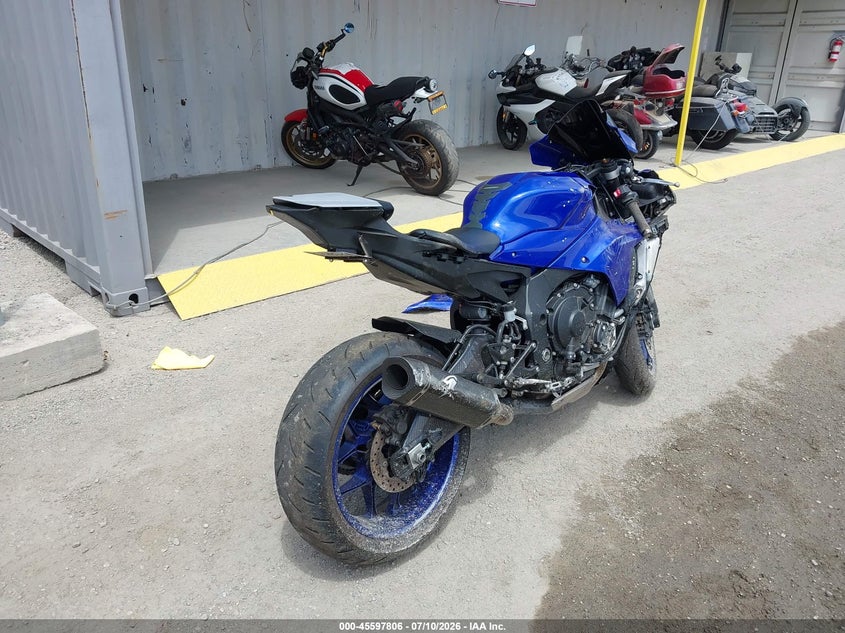 2020 YAMAHA YZFR1 auction photo 4