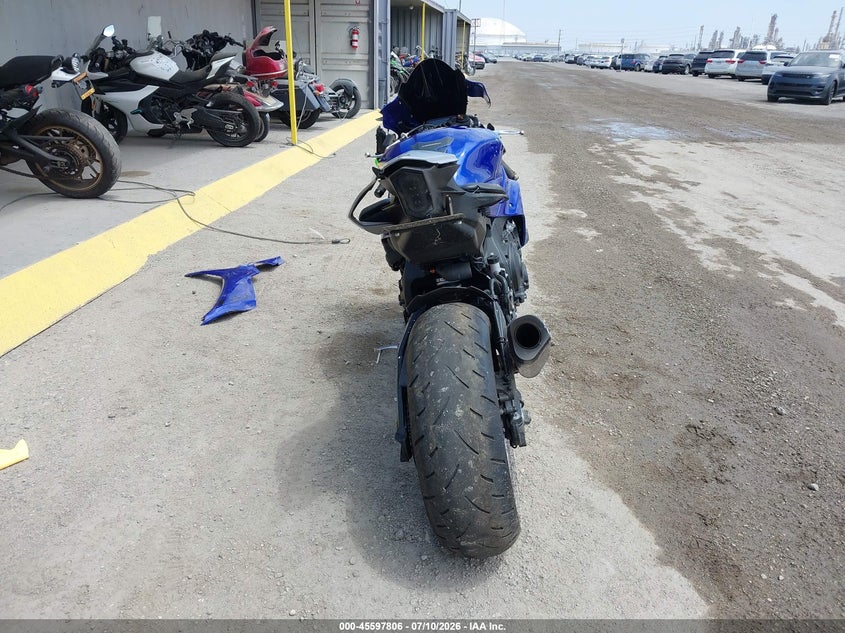 2020 YAMAHA YZFR1 auction photo 6