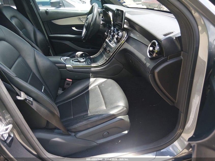 2019 MERCEDES-BENZ GLC 300 auction photo 5