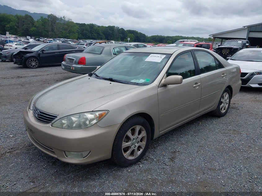 2005 Toyota Camry, Normal Wear & Tear, IAAI, VIN 4T1BE30K95U397135 — photo 2
