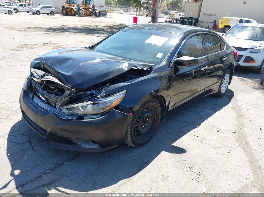 2017 Nissan Altima 2.5 S, Front End, IAAI, VIN 1N4AL3AP0HN306158 — photo 2