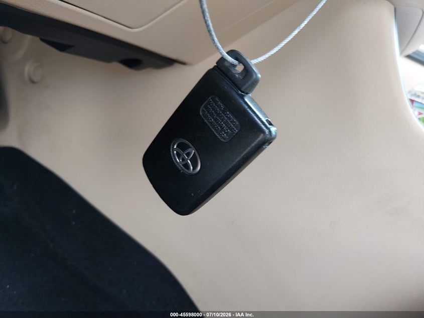 TOYOTA HIGHLANDER - zdjęcie 11