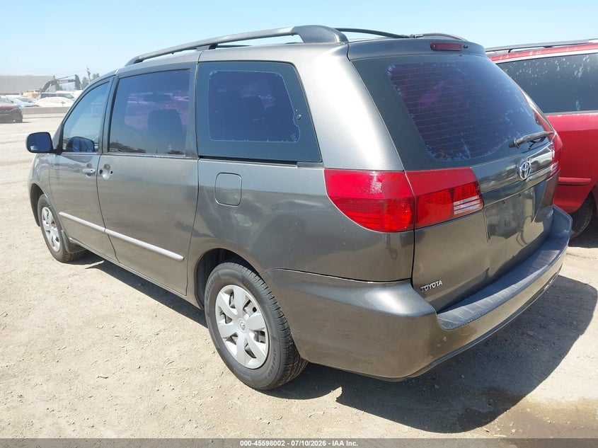 2004 TOYOTA SIENNA auction photo 3