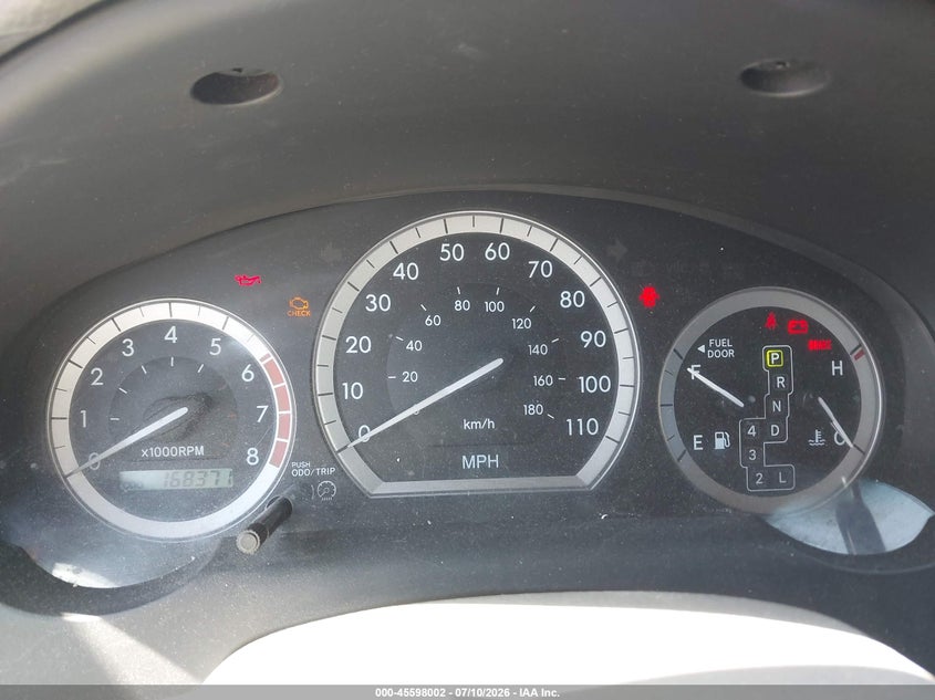 2004 TOYOTA SIENNA auction photo 7